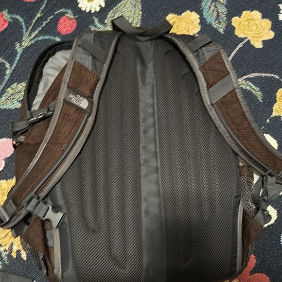 NORTH FACE BOREALIS BACKPACK - Picture 5 of 7